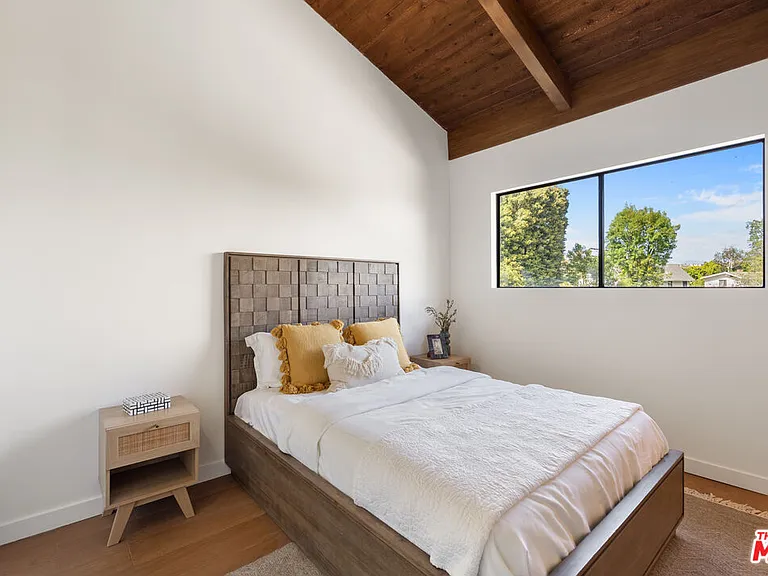 8506 Oak Ct — Photo 39