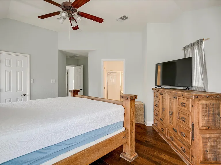 1802 Village Oak Ct — Photo 20