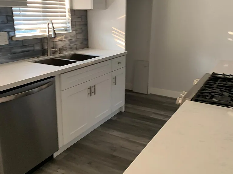 2863 Bayshore Ave — Photo 9