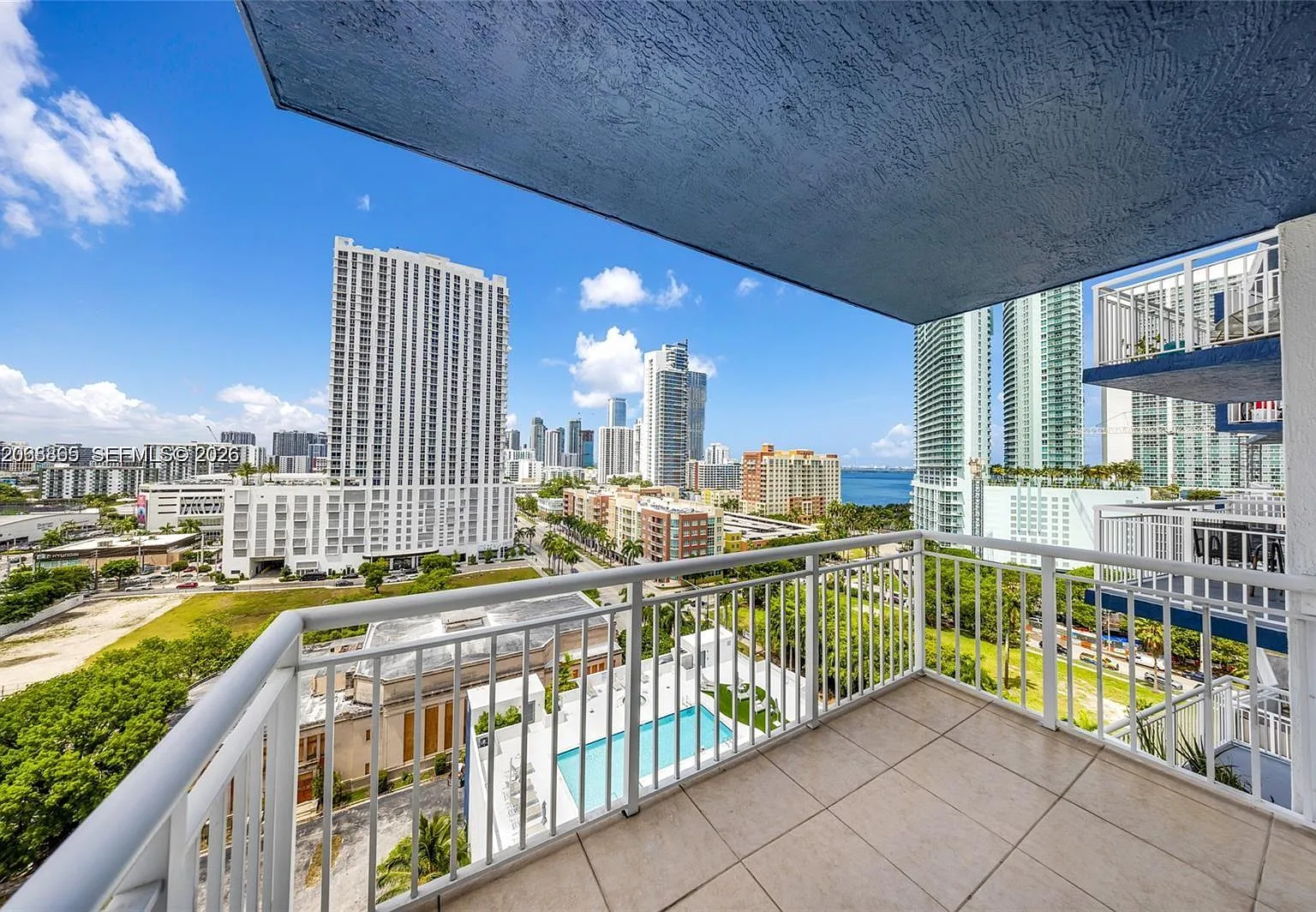 1800 Biscayne Plaza Condo — Photo 1