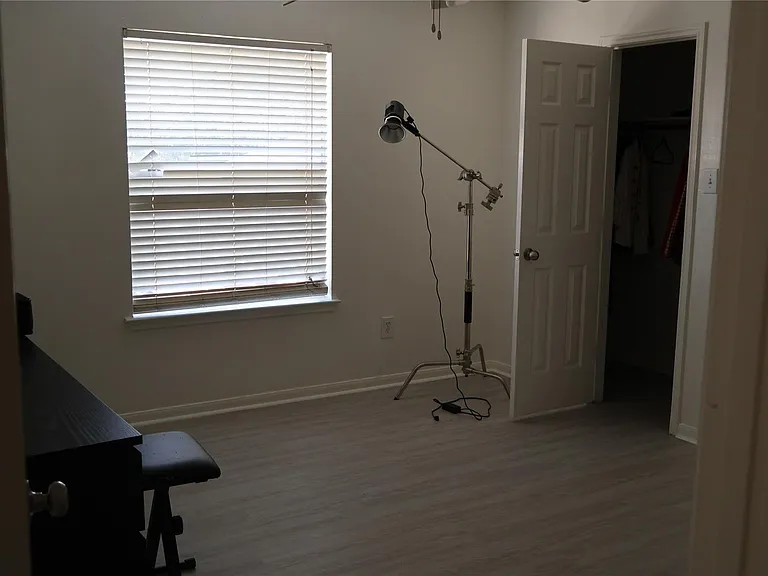 710 Hidden Rdg W — Photo 37