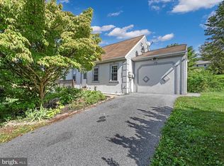 1017 Daniel Dr, Stevens, PA 17578