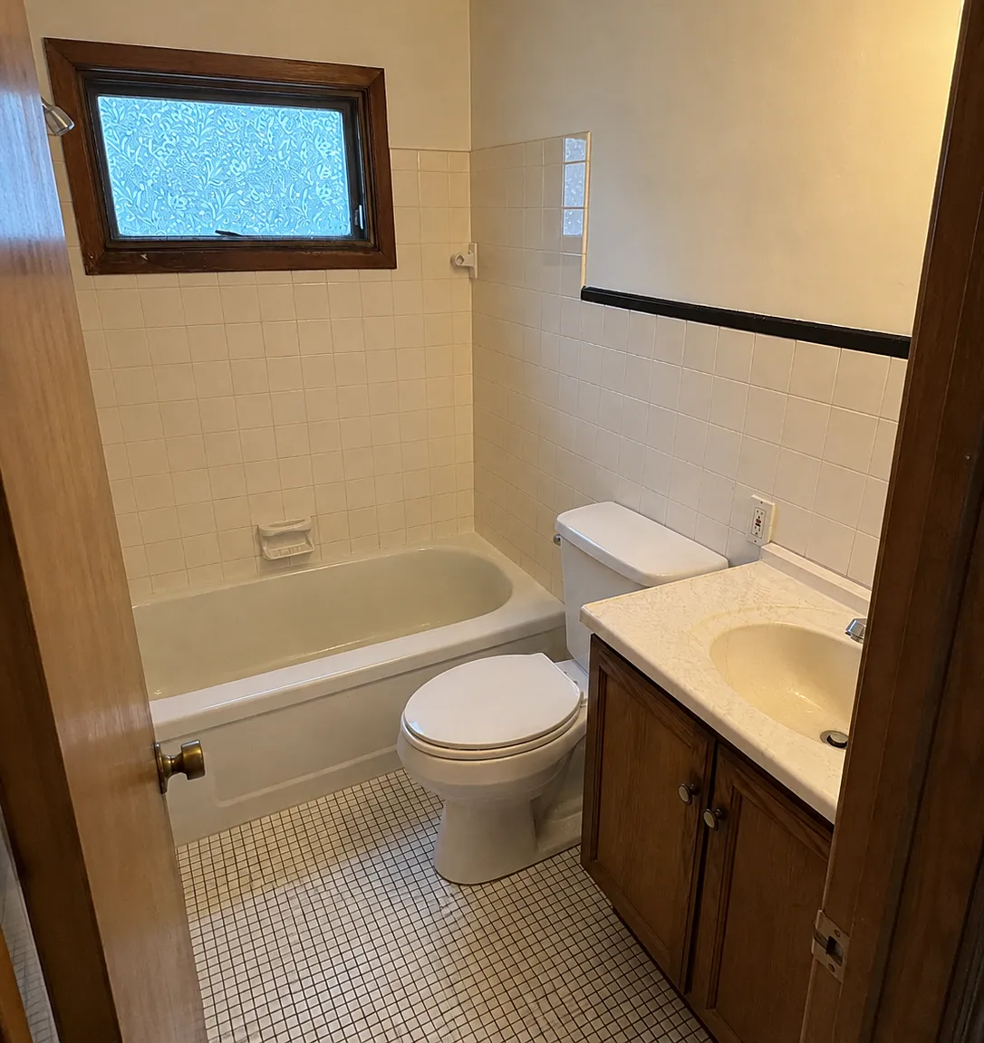 3 bed, 1300 sqft, $1,600 — Photo 2
