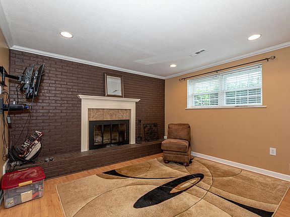 4th image of 3017 W Hills Dr