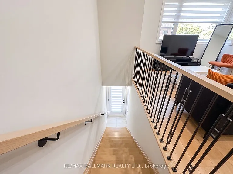 5 Norbury Cres — Photo 4