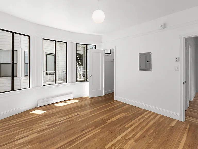 3260 Gough St #101 — Photo 3