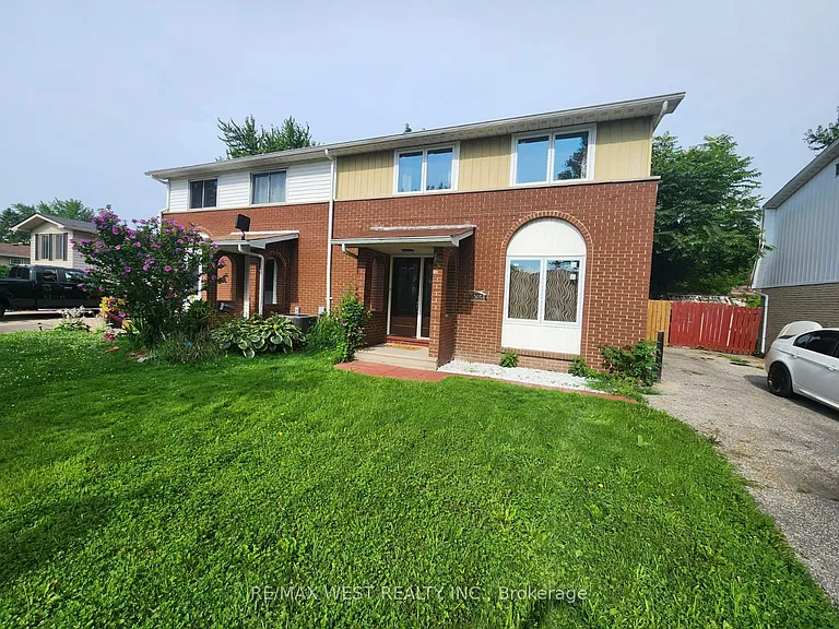10658 Atwater Cres — Photo 1