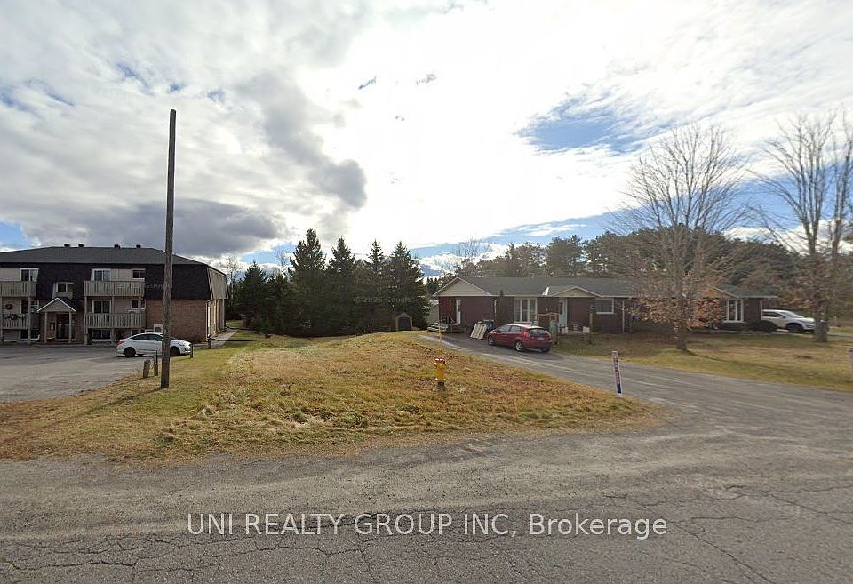 2nd image of 146 George St W
