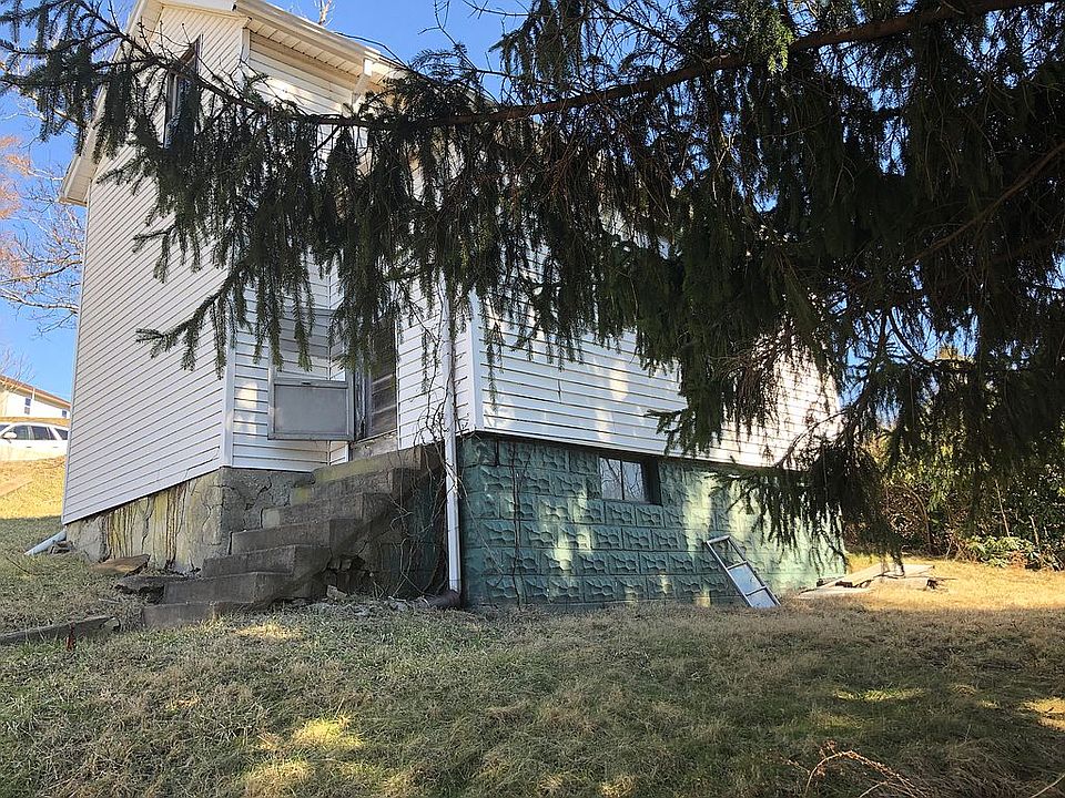 2nd image of 311 Northern Ave