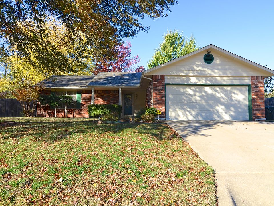 1st image of 1209 N Douglas Dr