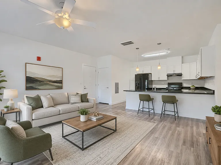 Urbana at Hioaks — Photo 1