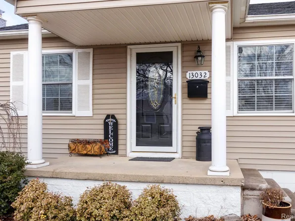 13032 Cunningham St, Southgate, MI 48195