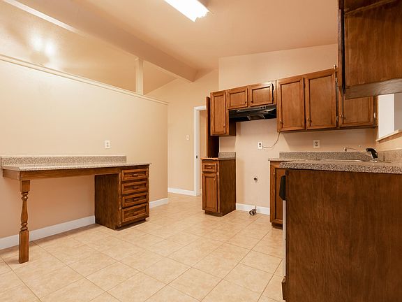 5th image of 626 Saipan Pl