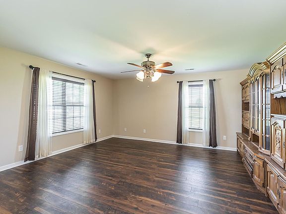 4th image of 204 Andover Dr