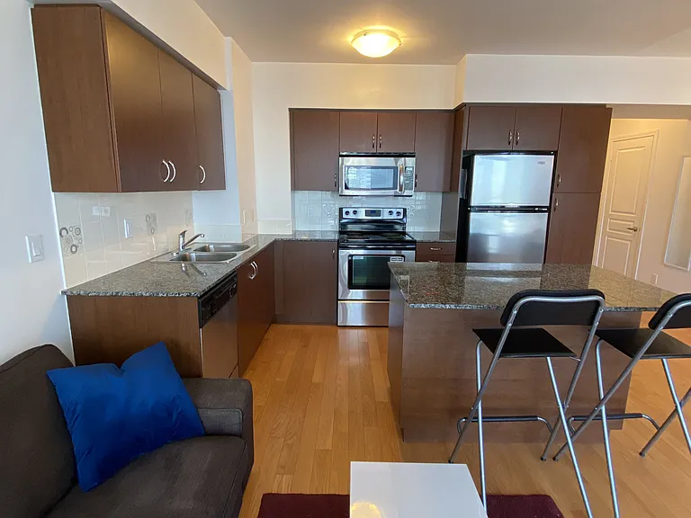 2240 Lake Shore Blvd W #1105 — Photo 8