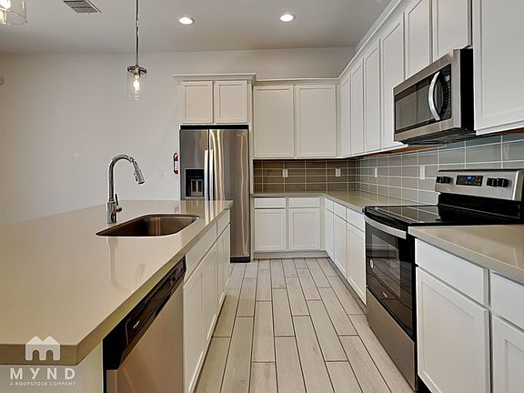 4th image of 901 S Smith Rd #1005