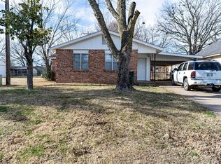 406 S Maple St, Bristow, OK 74010