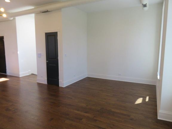3rd image of 1325 N Wicker Park Ave APT 3S