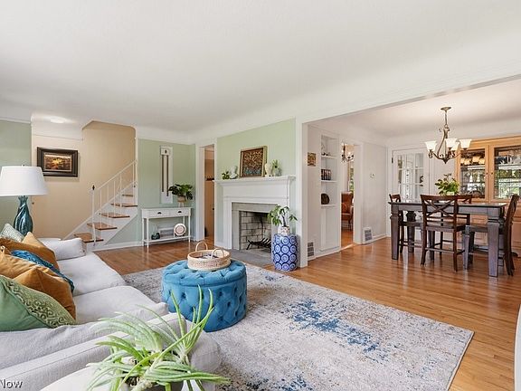 3rd image of 1274 Croyden Rd
