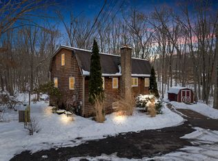 94 Whalehead Rd, Gales Ferry, CT 06335