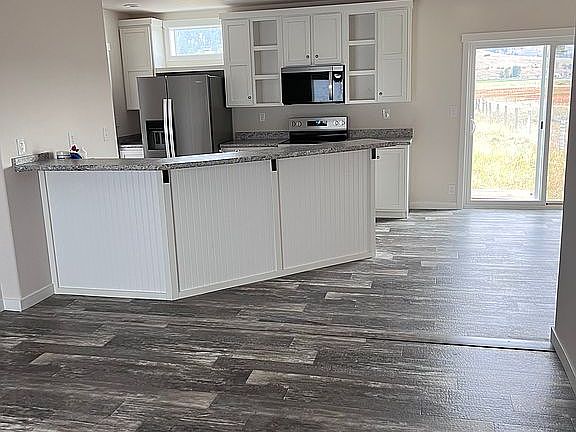 3rd image of 15662 Frenchvalley Ln