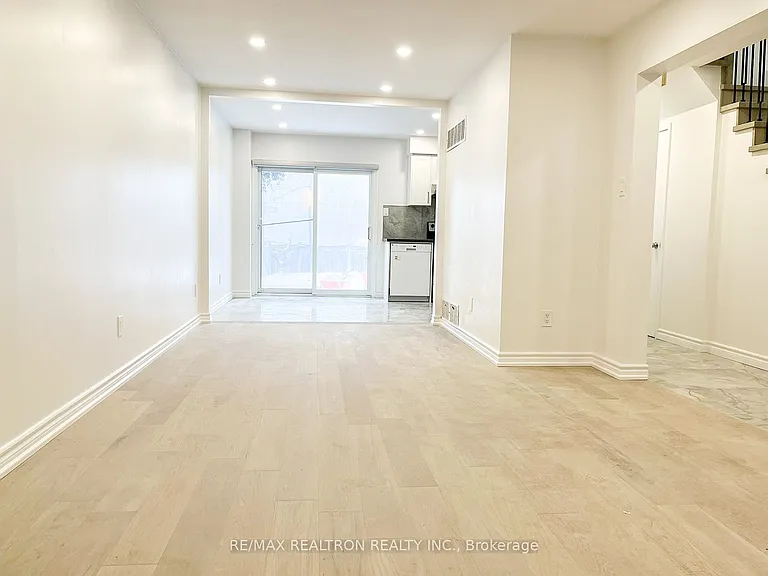 47 Cheeseman Dr — Photo 11