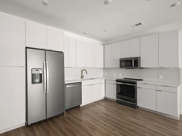 4802 S Congress Ave #213, Austin, TX 78745