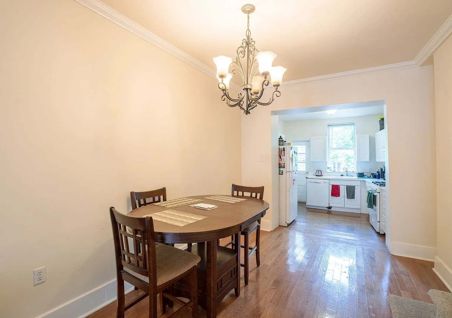 Three Bed Pennsport Apartment — Photo 2