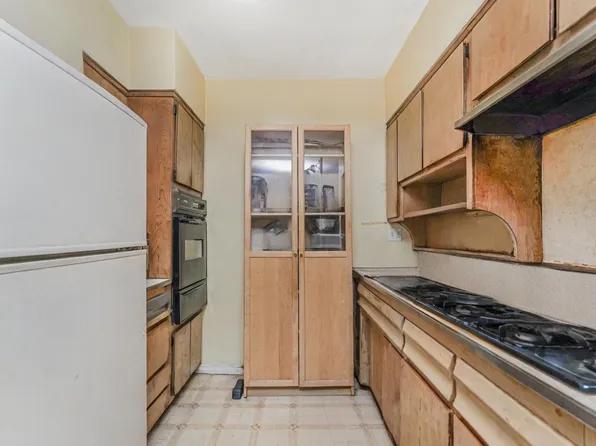 708 East 78th Street image 8 of 27