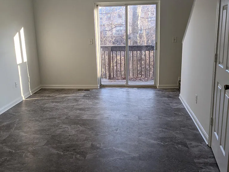 7094 Oakhill Cir — Photo 3