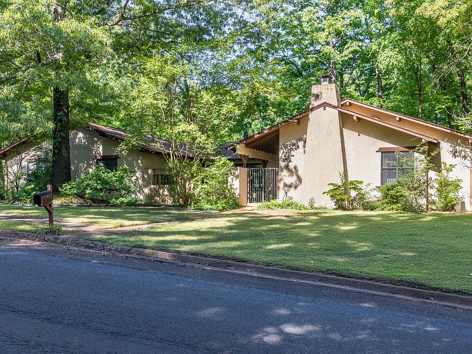 1st image of 35 Vine Grove Ln