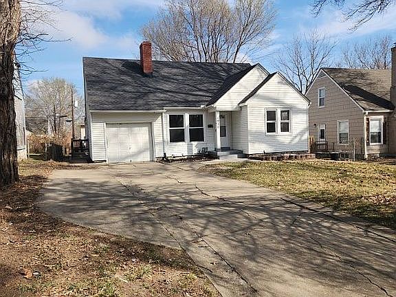 3rd image of 1850 E 76th St