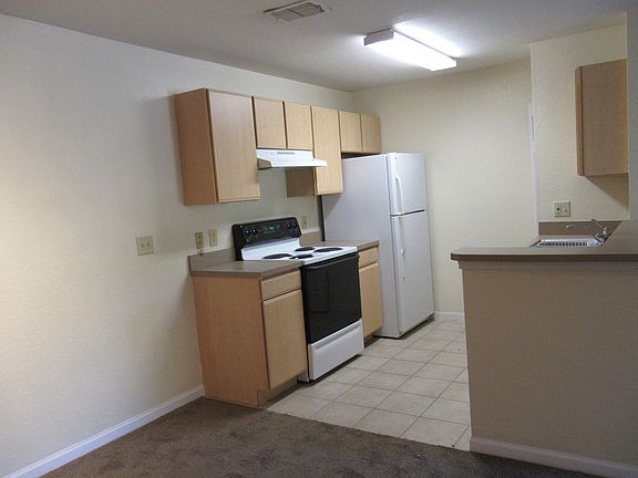 4th image of 940 Village Trl Unit 9-203