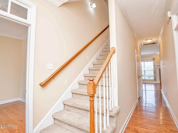 3rd image of 12927 Meadow Pointe Ln