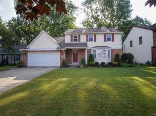 50 Fairglen Dr, Getzville, NY 14068
