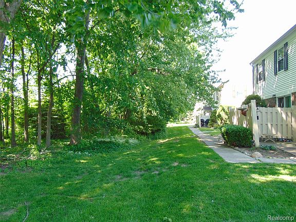 4th image of 44167 Providence Dr #326