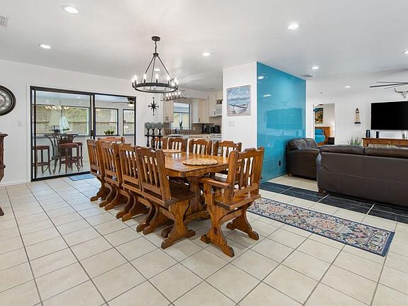 4th image of 421 Mesquite Dr