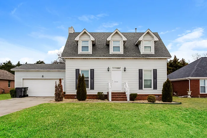3 bed, 2.0 bath, 1422 sqft, $1,575 — Photo 1