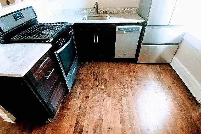 1690 N Franklin Pl #LOWER REAR — Photo 6