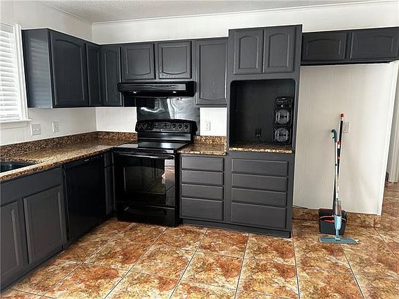 4th image of 928 Avenue B #A