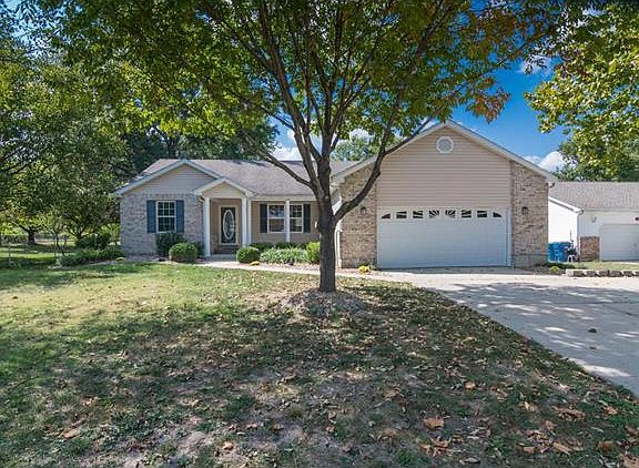 2nd image of 564 Clover Dr