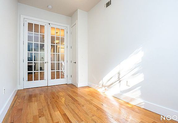 4th image of 218 Stanhope St #1F