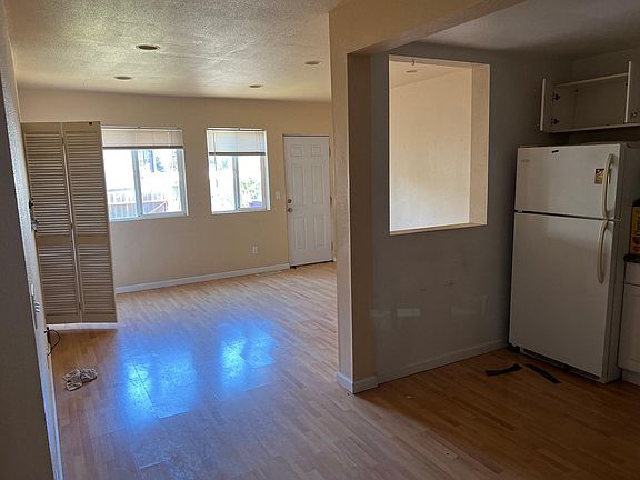 5th image of 1116 Naples St