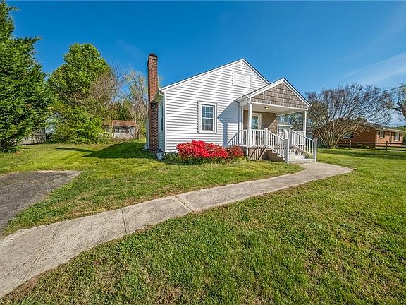 3rd image of 125 Cabin Ln