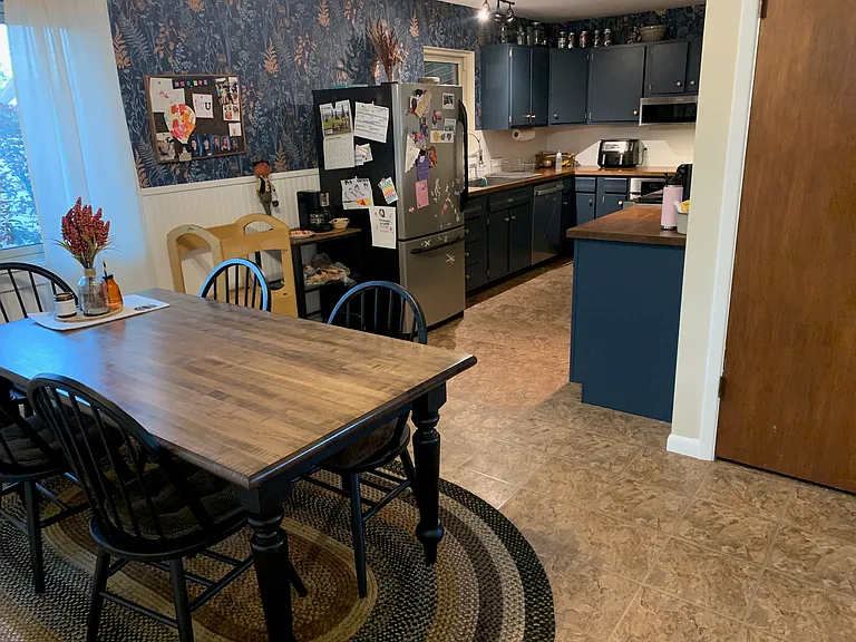 1501 Chatam Dr — Photo 3