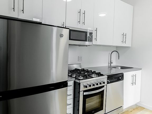 2nd image of 364 3rd Ave #1/7