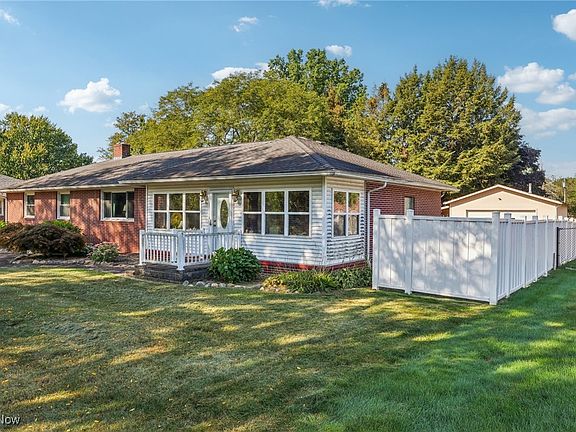 2nd image of 4682 Bali Dr