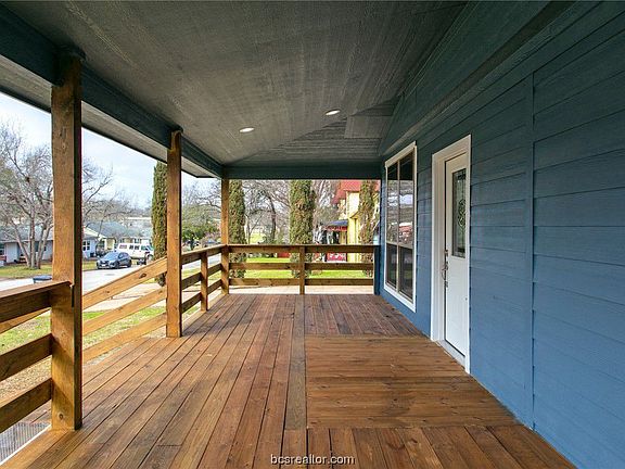 3rd image of 206 N Thomas St