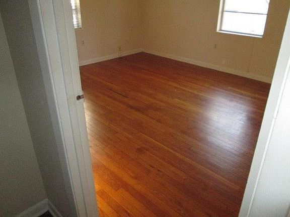 4th image of 11502 Pollyanna Ave