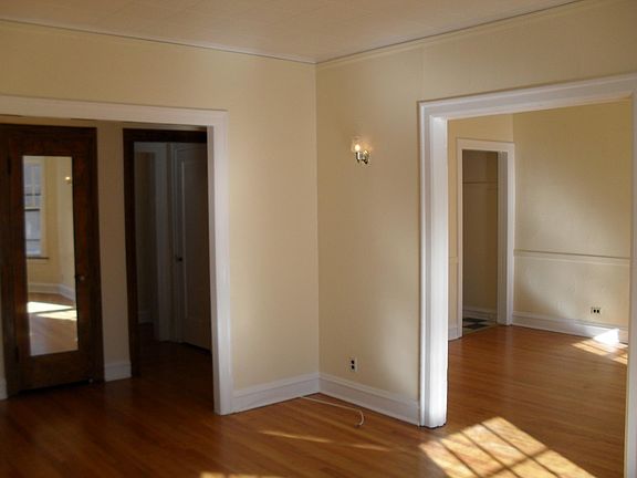 2nd image of 5717 N Winthrop Ave #2-B